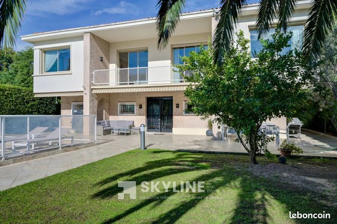 Villa 9 pièces 285 m² — 4