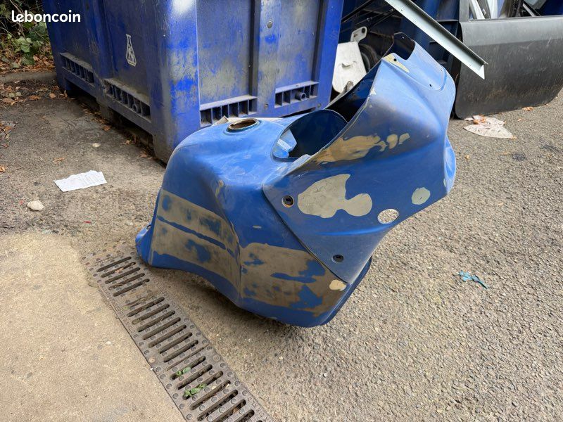Réservoir et tête de fourche Yamaha 600 Super Tenere (image 1)