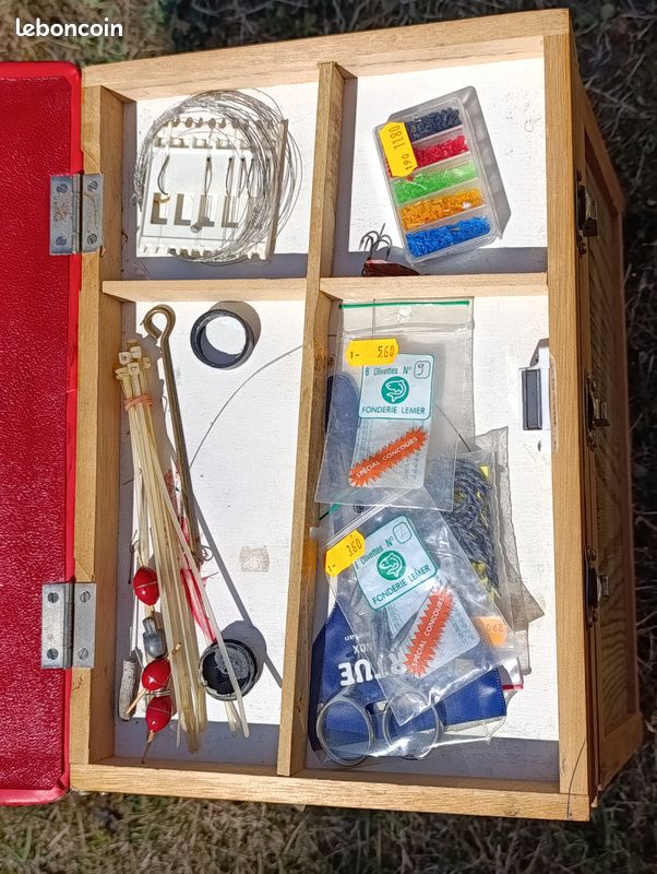 Lot matériel de pêche vintage dans sa boîte - Sport & Plein air