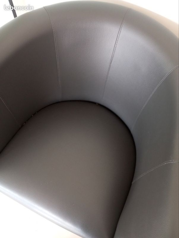 Fauteuil arrondi (image 1)
