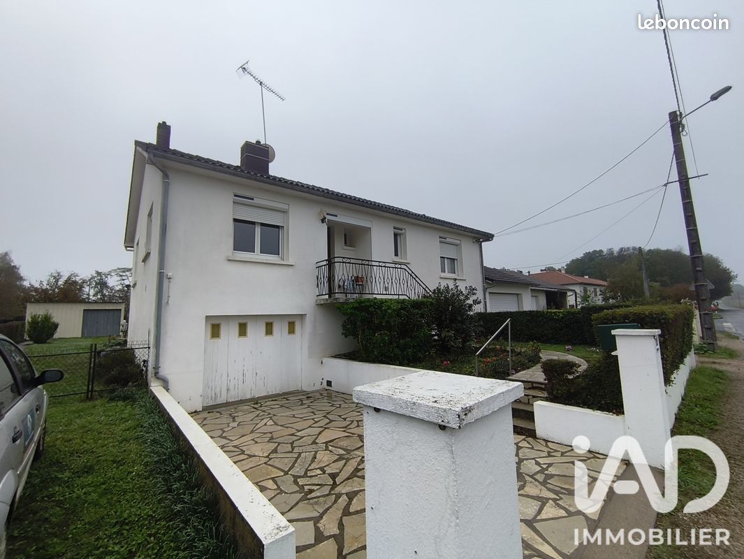 Maison 6 pièces 105 m² · à Lezay · 105 m² · 147 000 €
