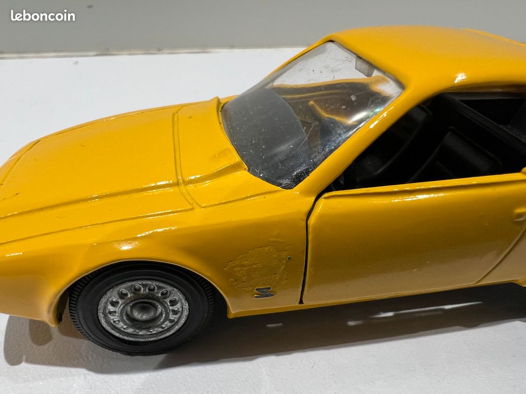 Alfa Romeo 2600 – Miniature Solide – Marque à Identifier – Occasion