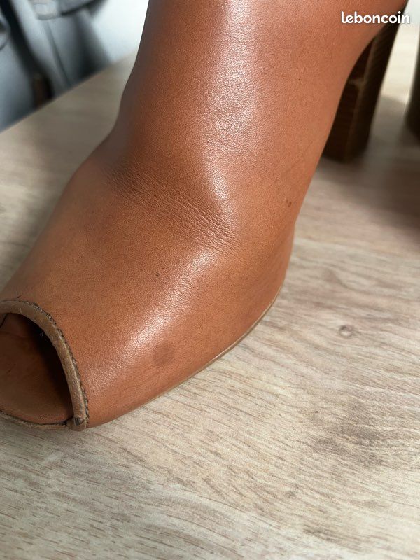 Chaussures en cuir marron à talons (image 7)