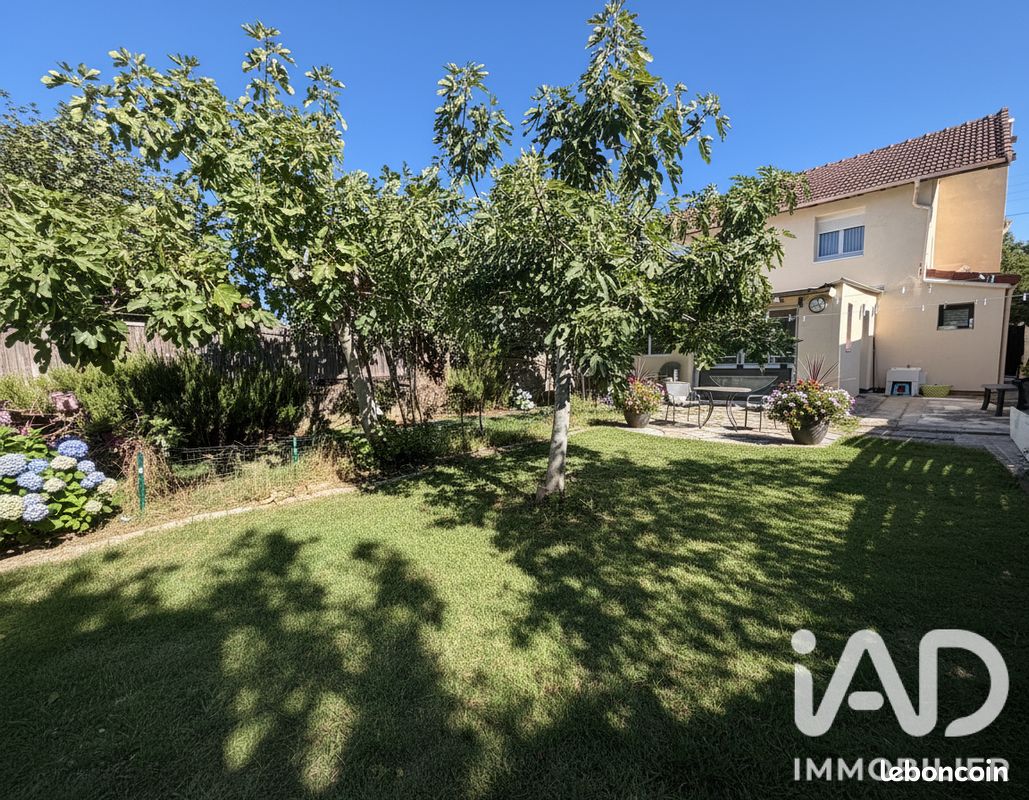 Maison 5 pièces 129 m² · à Villeneuve-le-Roi · 129 m² · 390 000 €
