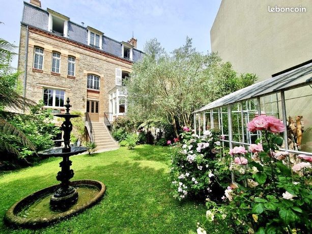 Maison 12 pièces 266 m²
