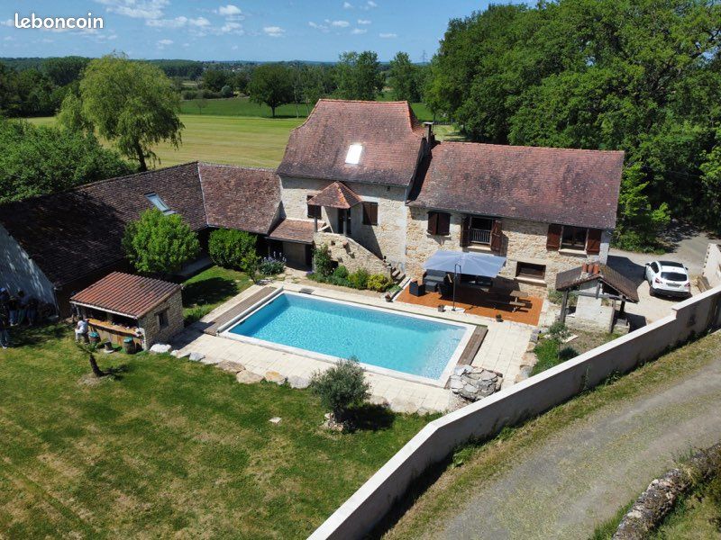 Maison 9 pièces 240 m² · à Villeneuve · 240 m² · 375 000 €