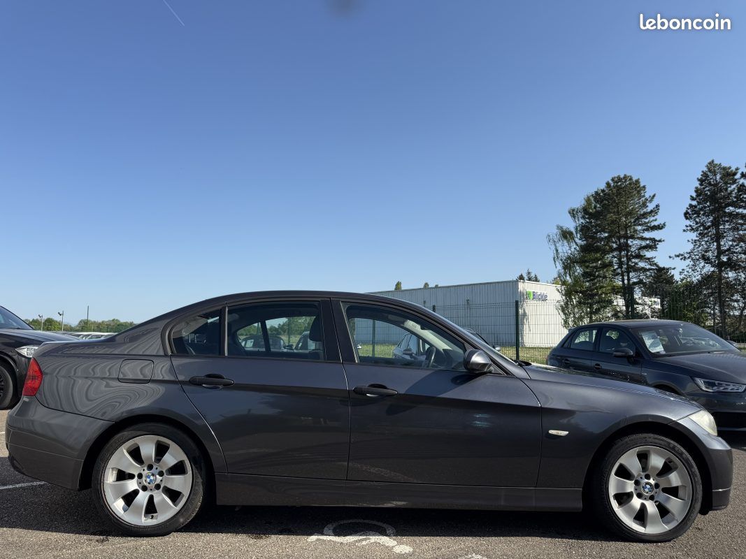 BMW Série 3 V (E90) 320i 150ch Sport Garantie 6 Mois (image 6)