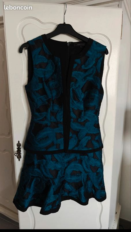 Robe de soirée BCBGmaxazria taille S (image 3)
