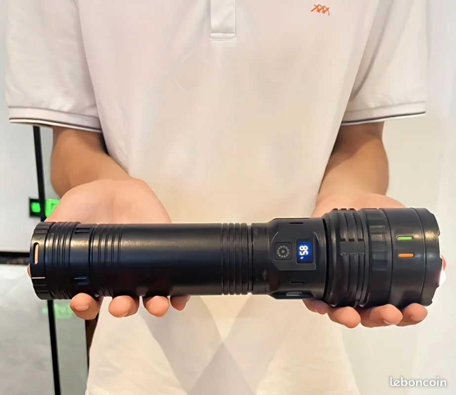 Lampe Torche Led Ultra Puissante Rechargeable Usb 135000 Lumens 6000 Mah Lampe De Poche Etanche