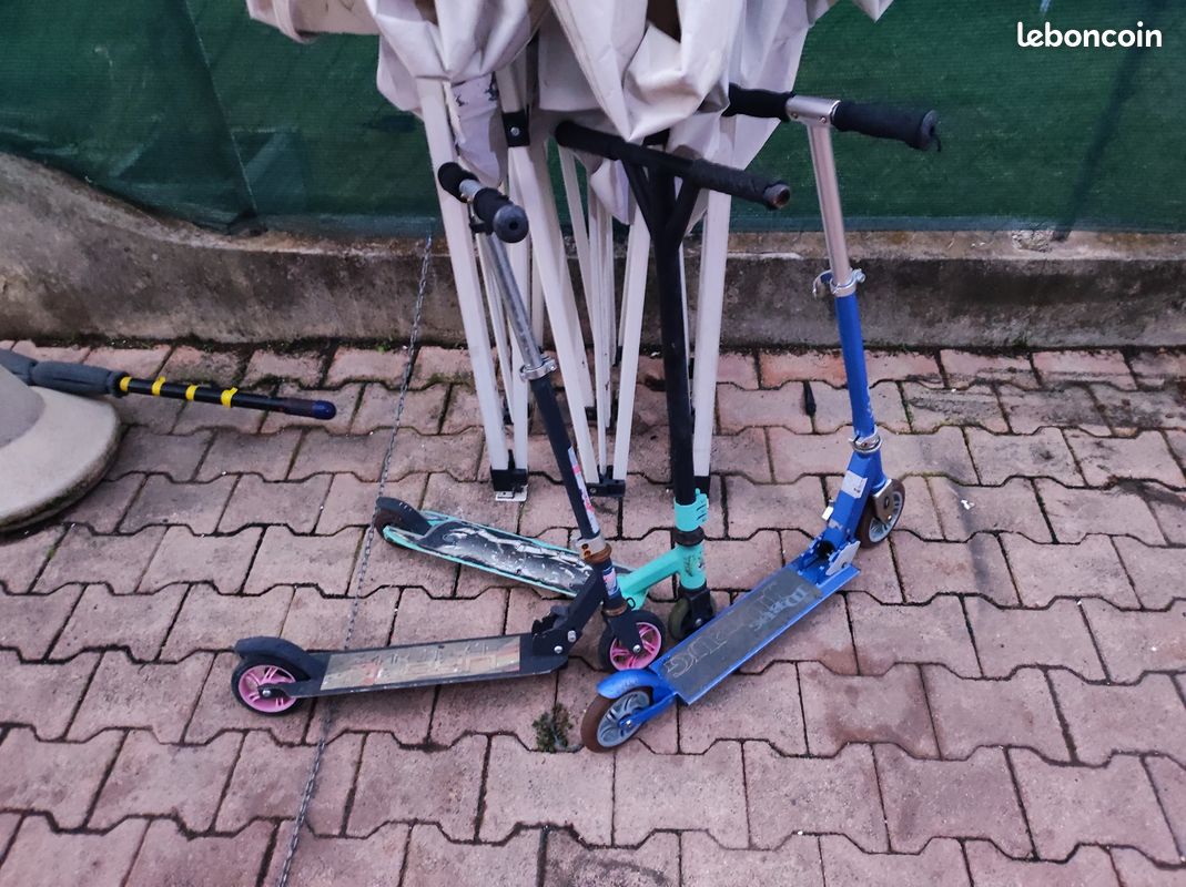 Lot de 3 trottinettes (image 1)