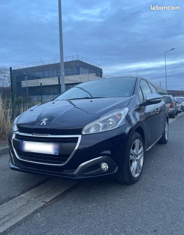 Peugeot 208 1.2 PureTech 82 ch - Première main (image 1)