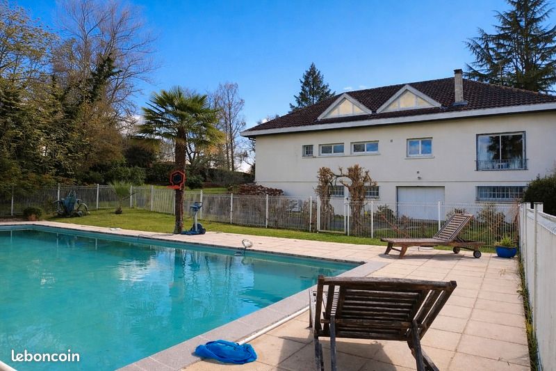 Maison 11 pièces 300 m² · à Nogaro · 300 m² · 472 500 €