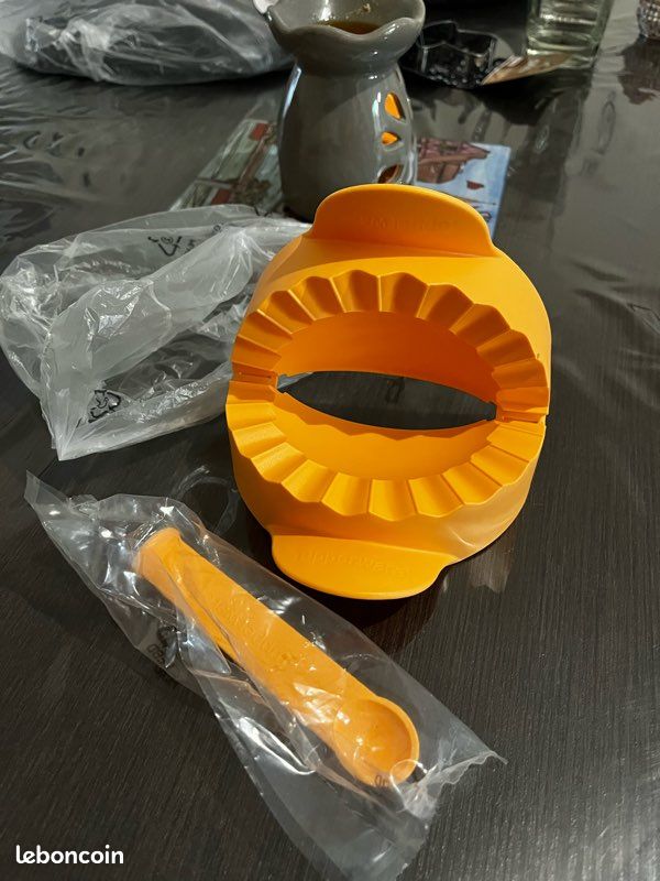 Moule à ravioles / chausson Tupperware (image 1)