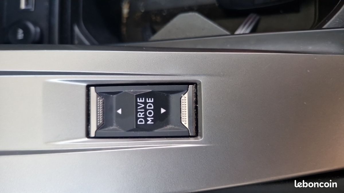 Peugeot 308 SW PHEV 180 E-EAT8 ALLURE PACK (image 23)