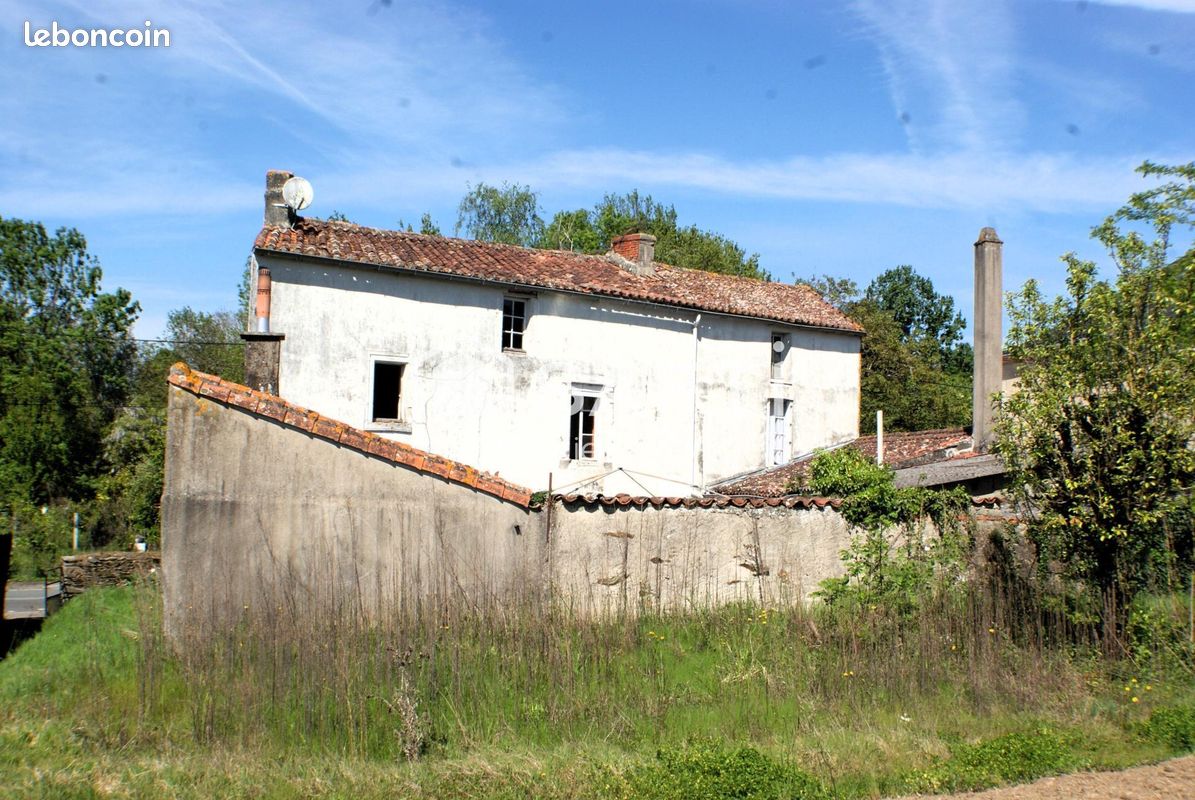 Maison 8 pièces 202 m² · à Terval · 202 m² · 96 000 €