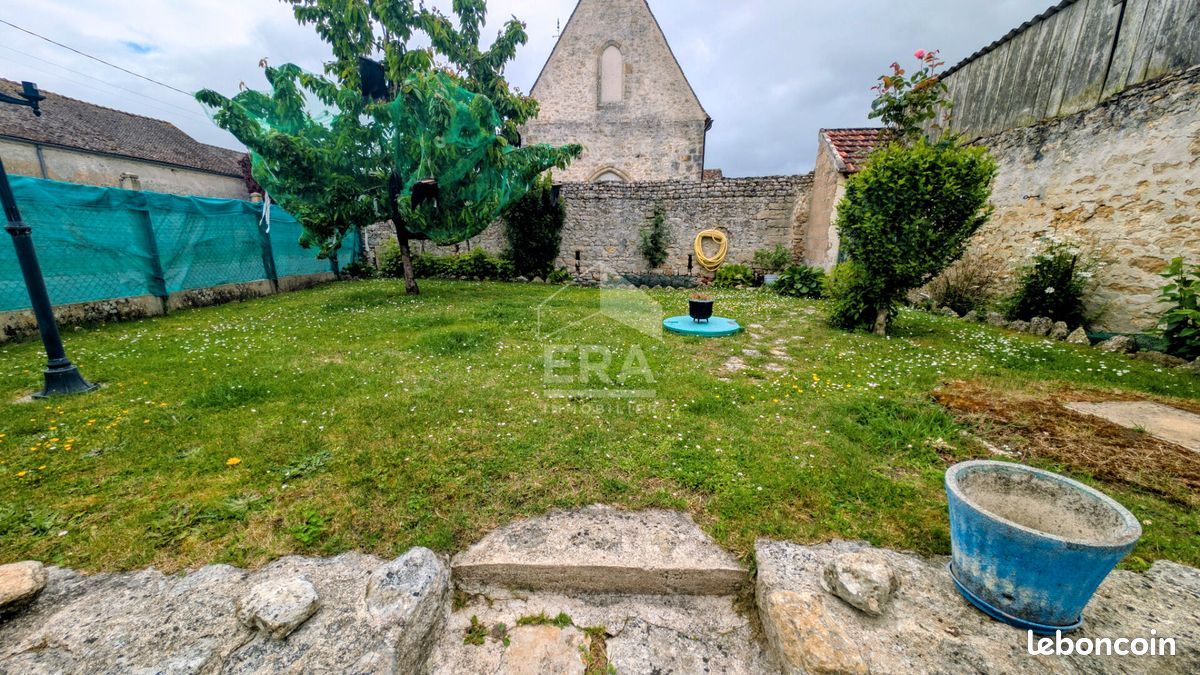 Maison 5 pièces 148 m² · à Maisoncelles-en-Gâtinais · 148 m² · 166 000 €