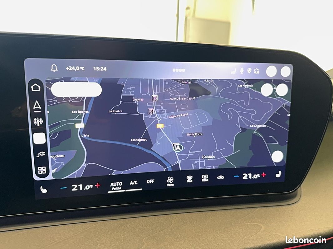 AUDI Q3 e-hybrid 272 ch S tronic 6 S line (image 18)