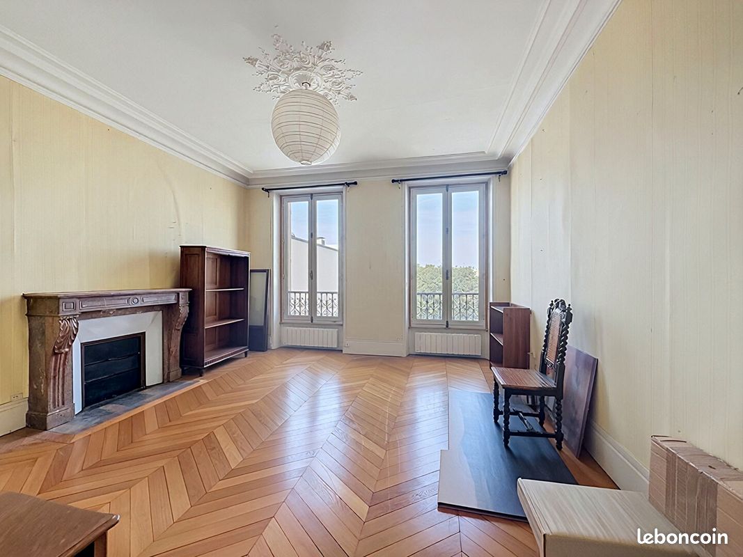 Appartement 1 pièce 31 m² · à Versailles · 31 m² · 220 000 €