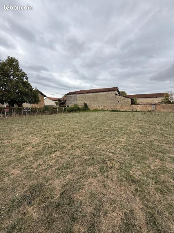Terrain 456 m² · à Sardieu · 31 000 €