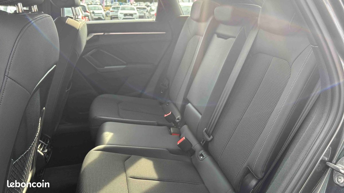 AUDI Q3 TDI 150 ch S tronic 7 S line (image 27)