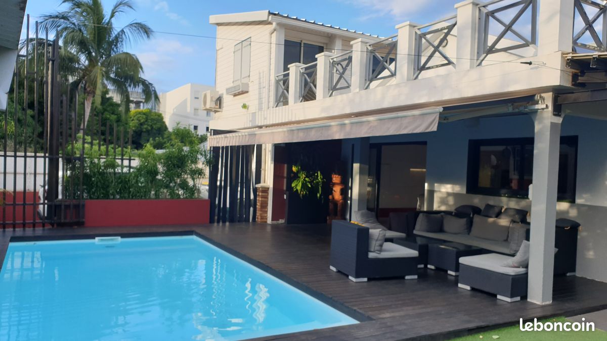 Maison 9 pièces 200 m² · à Saint-Denis · 200 m² · 1 250 €/mois