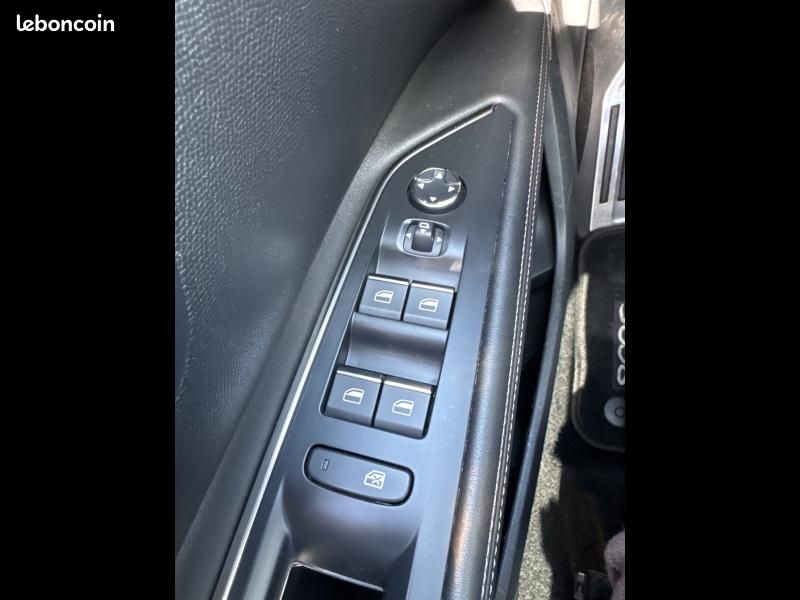 Peugeot 5008 1.6 PureTech 180ch S&S GT EAT8 (image 21)