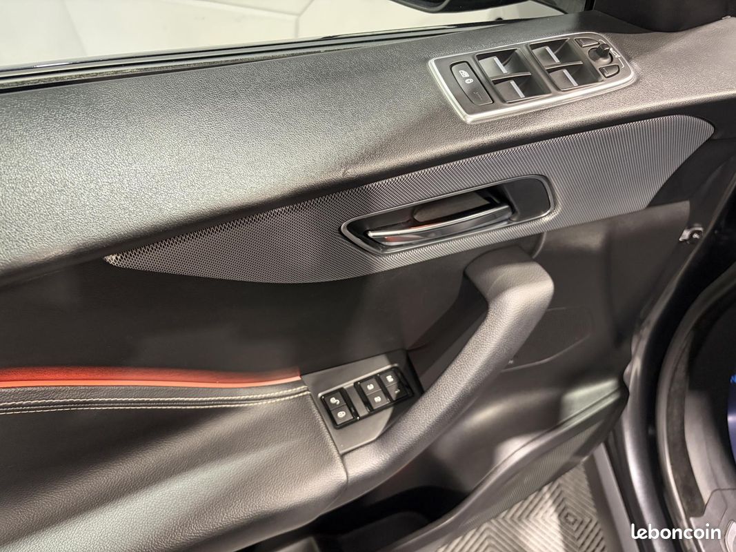 JAGUAR F-PACE 3.0i V6 Suralimenté 380 BVA Stop/Start AWD S (image 22)