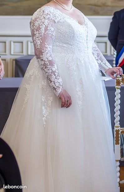 Robe de mariée prix négociable d'occasion grande taille Vêtements