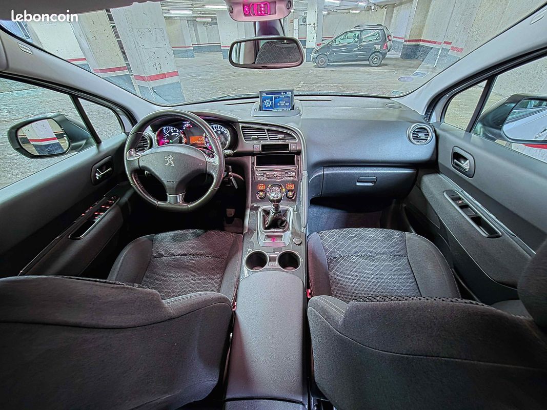 PEUGEOT 3008 I Phase 2 130ch Style BVM6 garantie 12mois (image 8)