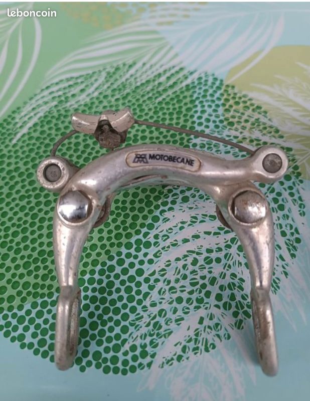 Etriers de frein motobecane ancien velo
