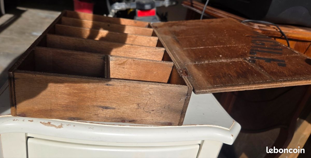 Belle Boîte De Rangement Ancienne En Bois Avec Plateau Liège - Pour Outils, Pêche, Stockage - Occasion