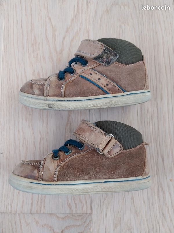 Chaussures taille 25 (image 2)