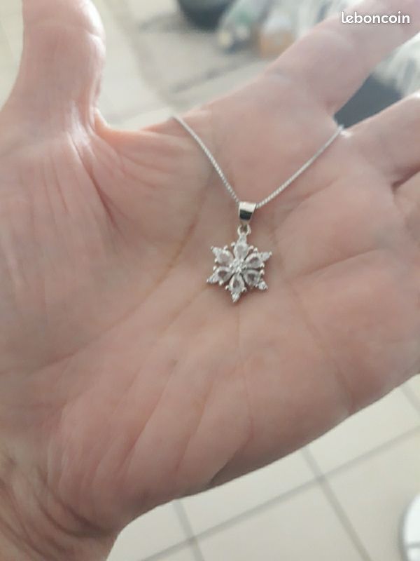 Collier argent pendentif flocon cristal de swarovski Montres