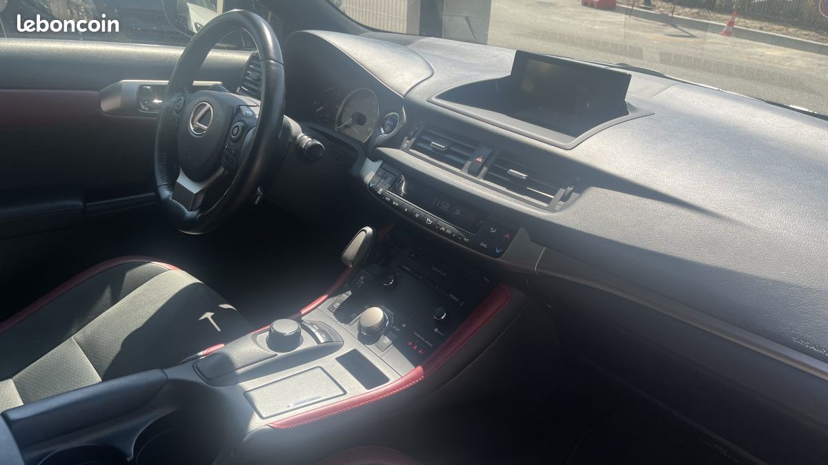 LEXUS CT200H RARE SPORT EDITION suivi Lexus Complet 1,8 L 136 CV 2020 (image 33)