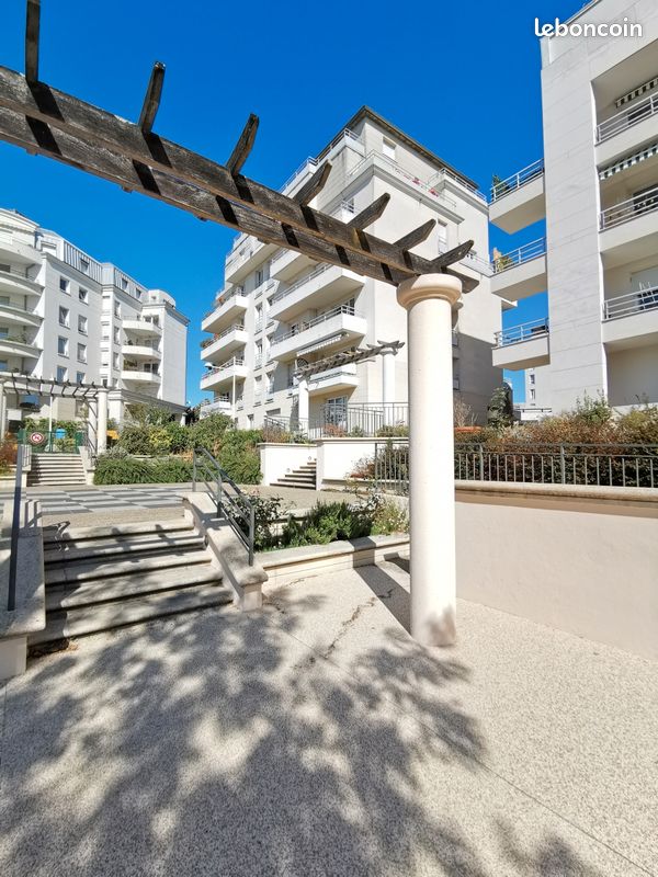 Appartement 2 pièces 44 m² · à Neuilly-Plaisance · 44 m² · 220 000 €