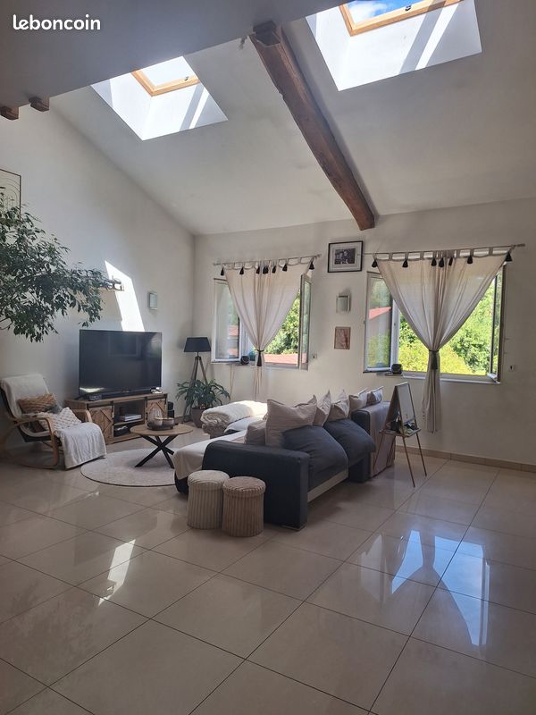 Appartement 6 pièces 155 m² · à Velle-sur-Moselle · 155 m² · 935 €