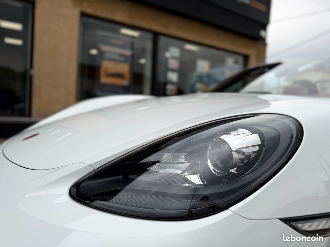 Porsche 718 boxster (982) 2.0 300ch - bvm6 - cuir etendu rouge bordeaux - jantes s 20 pouces - entretiens porsche (image 17)