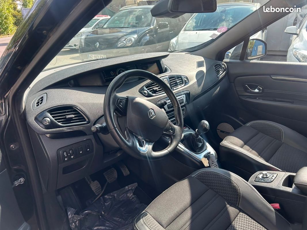 RENAULT GRAND SCENIC III 1.2 130 Energy Bose Edition 7 Places (image 5)
