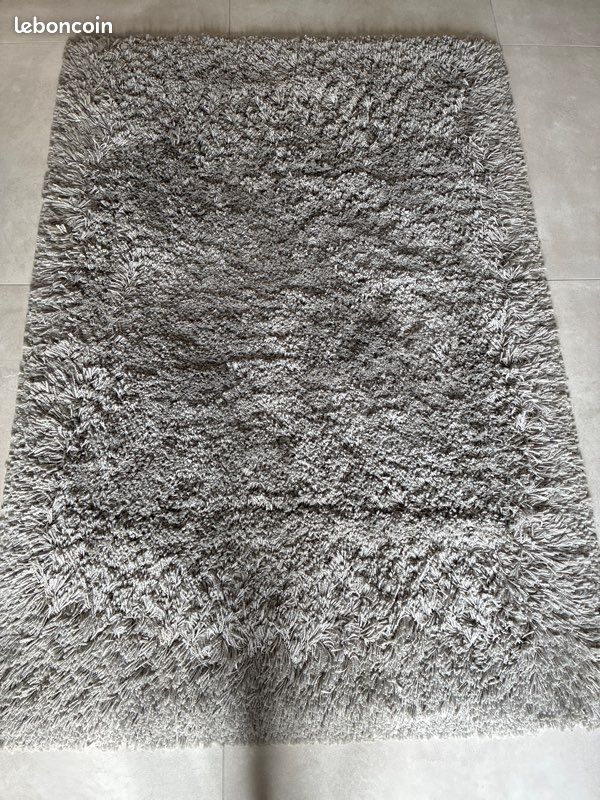 Tapis coloris gris clair 2m x 1,40m (image 1)