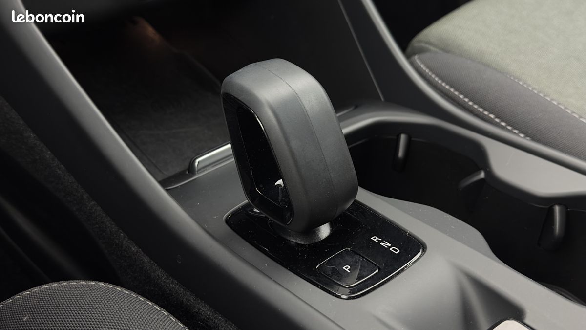 VOLVO XC40 T4 Recharge 129+82 ch DCT7 Start (image 23)