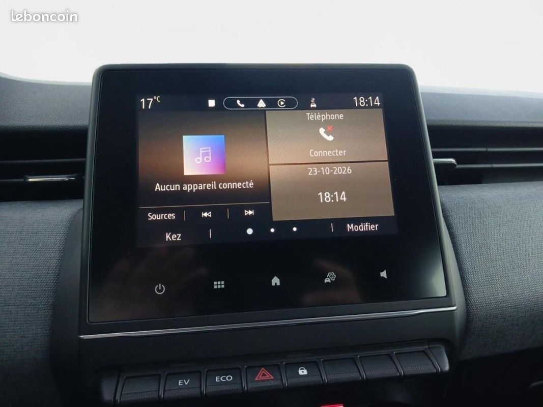 Renault Clio 1.6 E-Tech 145ch full hybrid Evolution (image 19)