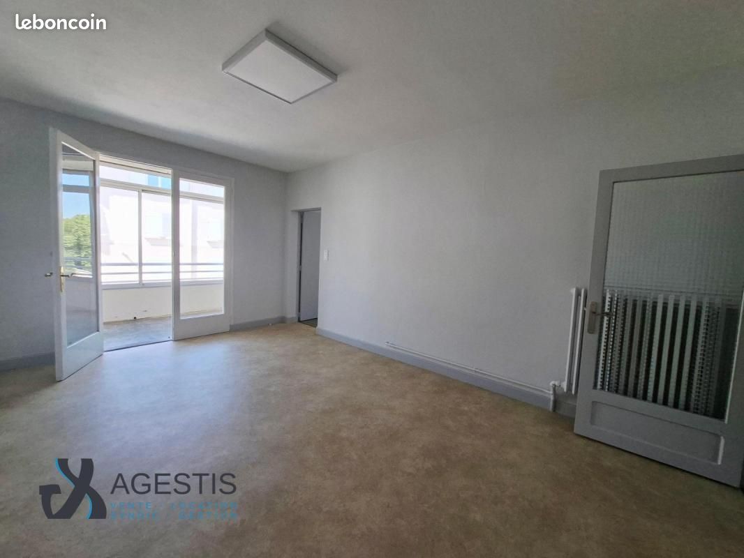 Appartement 3 pièces 74 m² · à Castres · 74 m² · 560 €