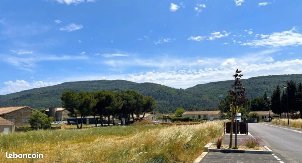 Terrain 2 586 m² Floure · 99 000 €