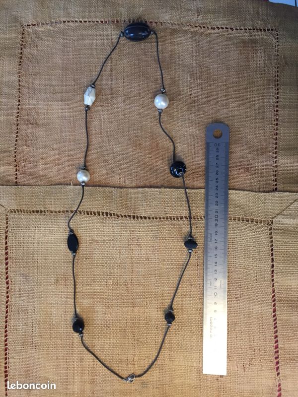 Collier (image 1)