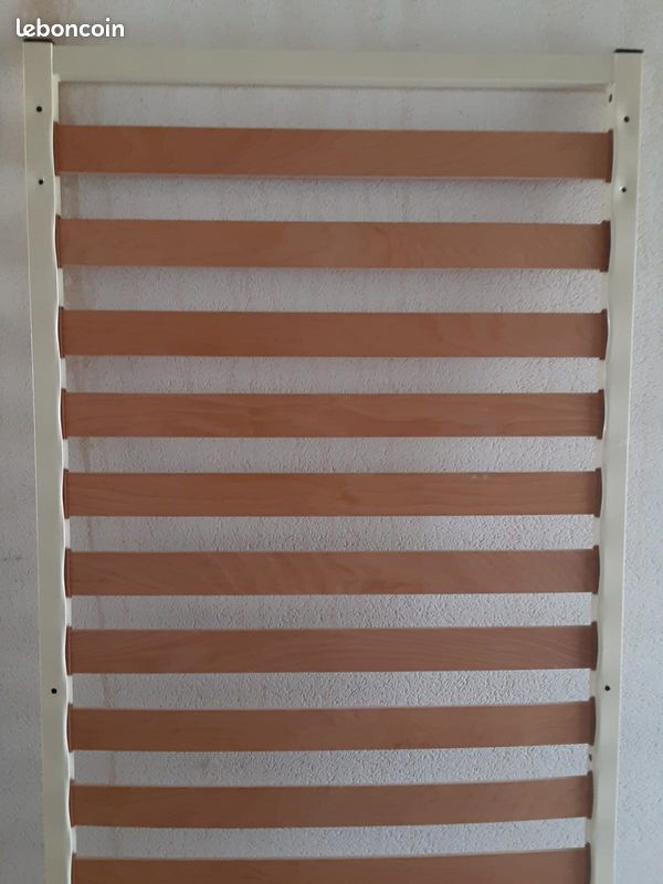 Petit lit sommier + matelas (image 1)