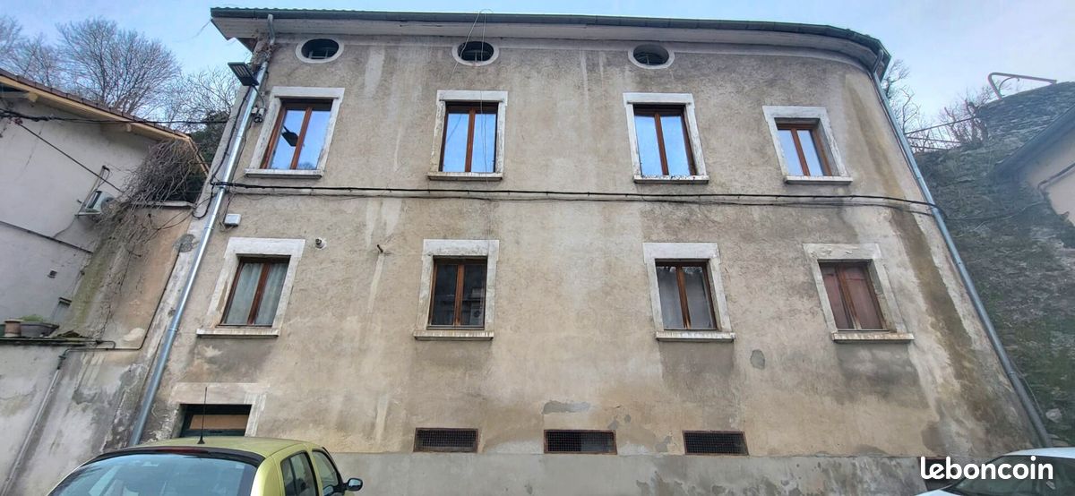 Immeuble 15 pièces 180 m² · à Vienne · 180 m² · 175 000 €