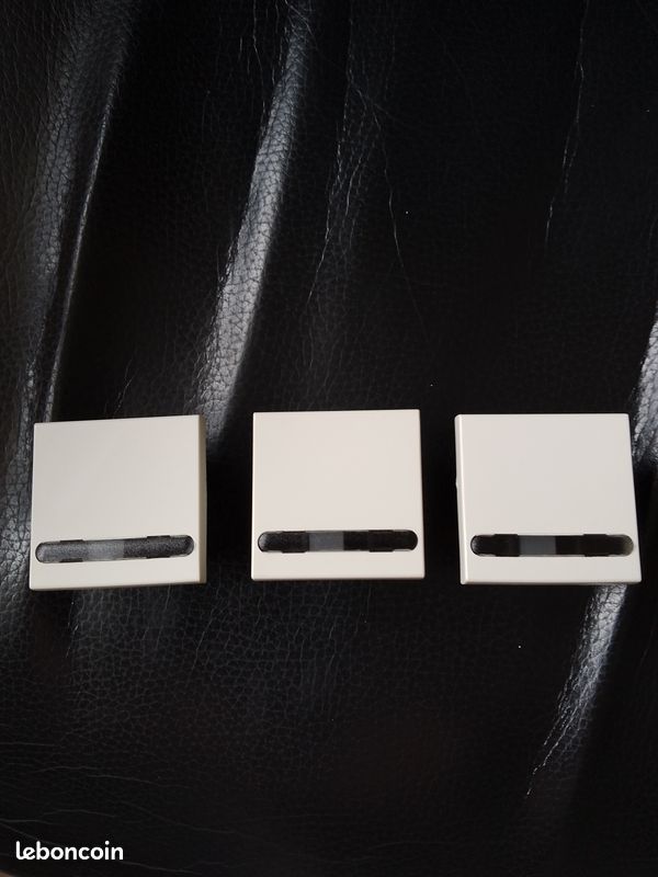 SOLDE  LEGRAND Mosaic lot de 3 mécanismes bouton poussoir inverseur 43042 vendus SANS voyant NEUF (image 1)