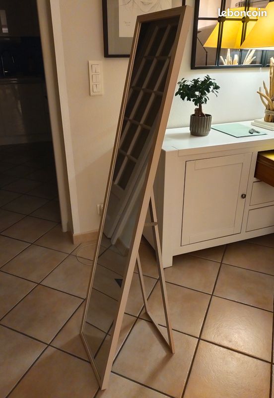 Miroir mural (image 1)
