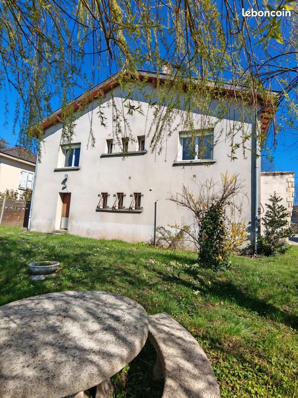 Maison 6 pièces 80 m² · à Vernoux-en-Vivarais · 80 m² · 245 000 €