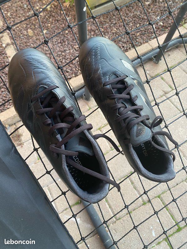 Chaussures de foot Adidas predator (image 1)